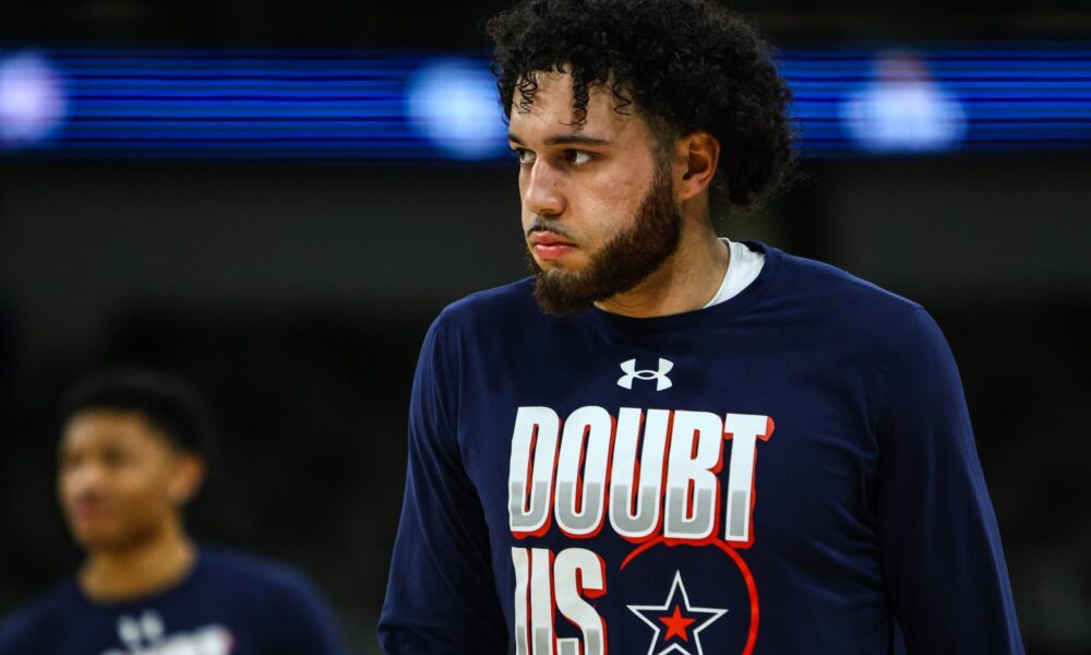 Robert Morris wing Ryan Prather Jr. prior to a game during the 2024-25 season -- RMU Athletics