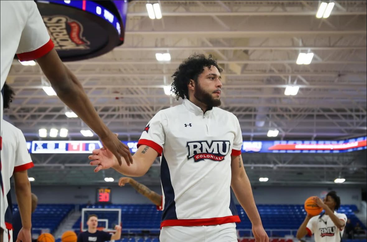 Robert Morris wing Ryan Prather Jr. warms up prior to a game during the 2025-26 season -- RMU Athletics