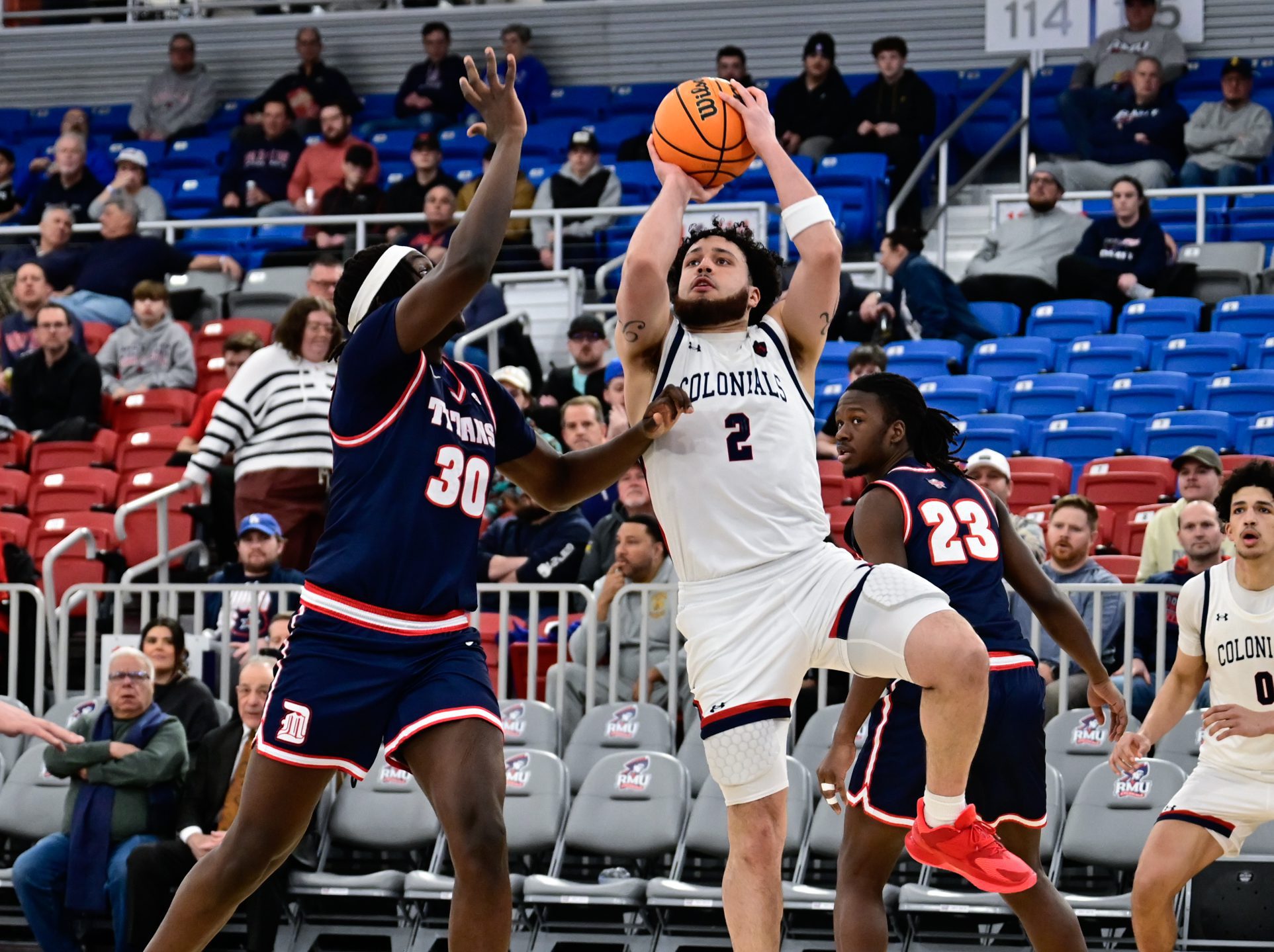 Robert Morris guard Ryan Prather Jr. attempts a shot against Detroit Mercy on Feb. 25, 2026 -- Ed Thompson // Pittsburgh Sports Now