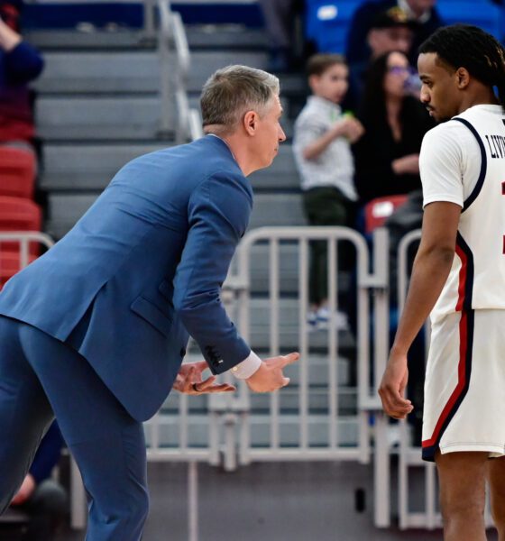 Robert Morris HC Andy Toole coaches up Darius Livingston Jr. during a game against Detroit Mercy on Feb. 25, 2026 -- Ed Thompson // Pittsburgh Sports Now